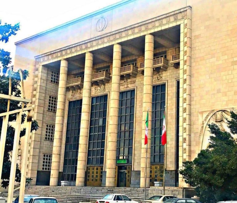 ورود دستگاه قضا به پرونده رسوب ۱۰ هزار تن کنجاله سویا؛ گرهگشایی از گلوگاههای وارداتی